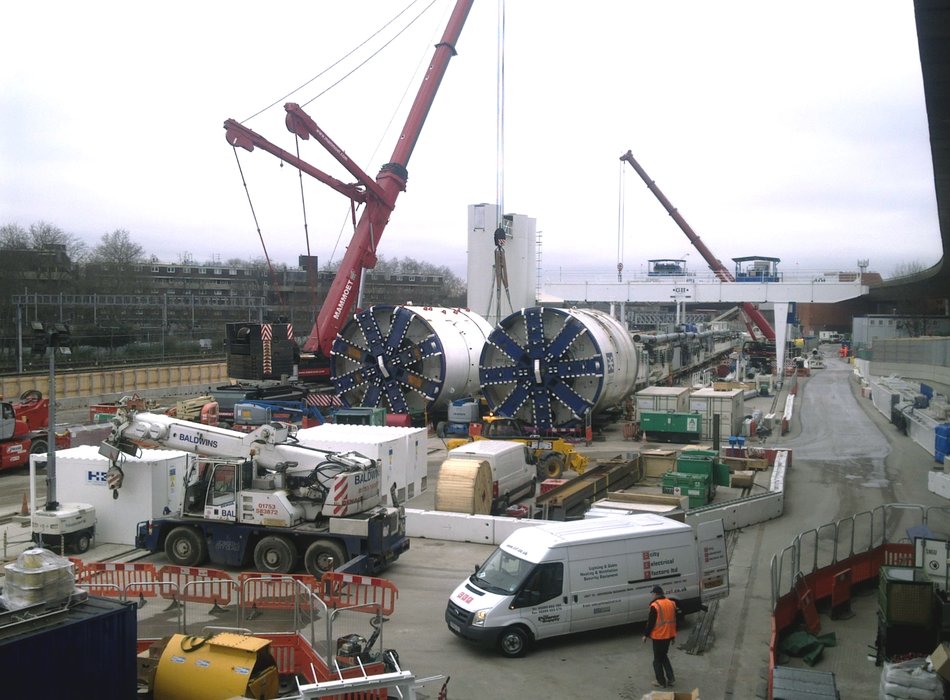 Dans les entrailles de Londres  Des systèmes d’entraînements pour convoyeur utilisés pour la construction d'un tunnel pour une nouvelle ligne de transport rapide dans le centre de la capitale britannique